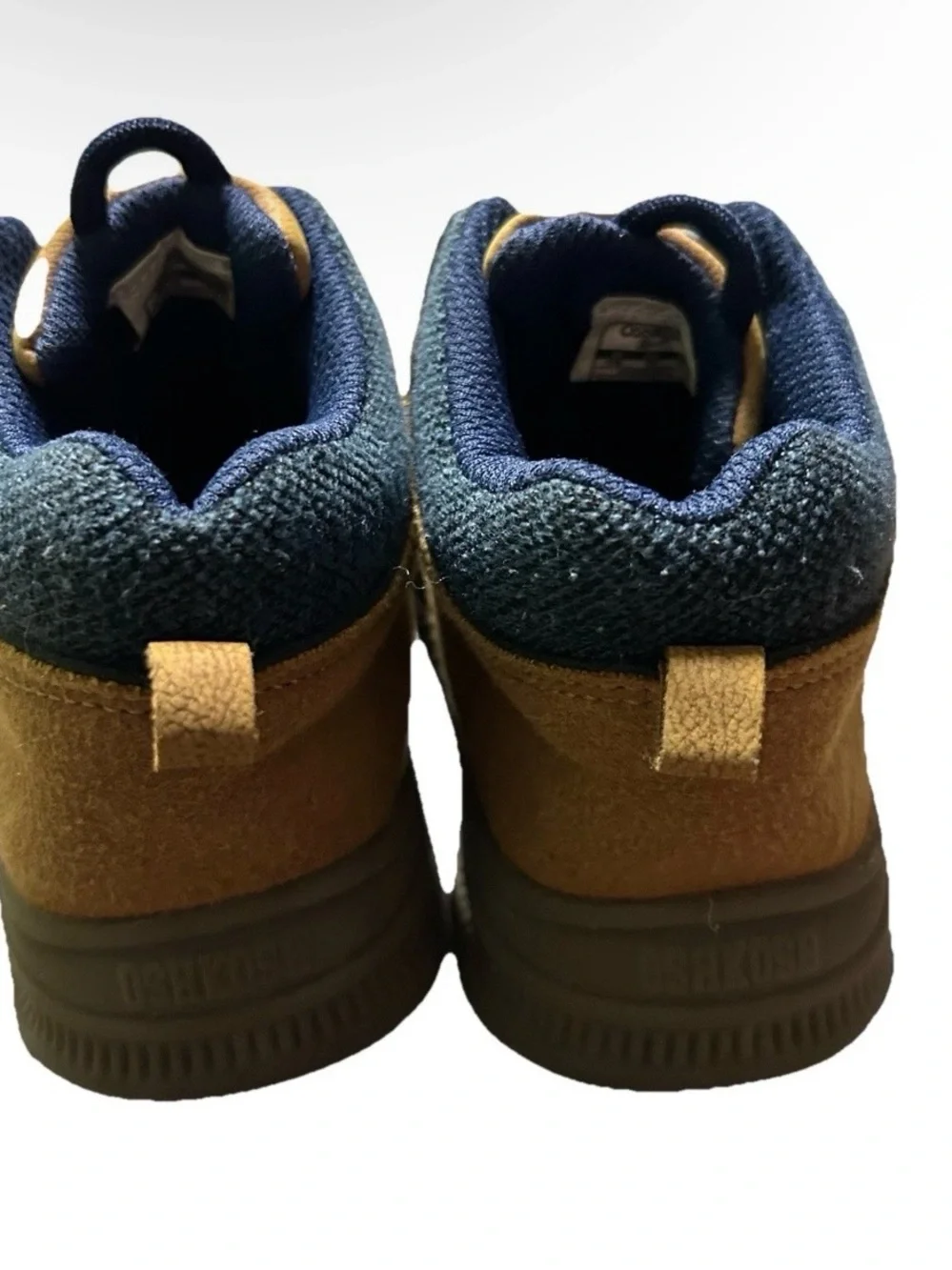 Toddler Boy Oshkosh Beige Sneakers Size 11